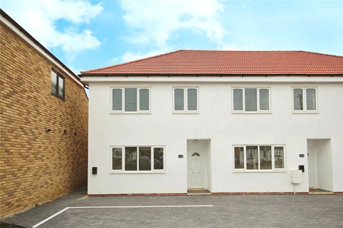 4 Bedroom End Of Terrace House To Rent In Frederick Road, Rainham, RM13