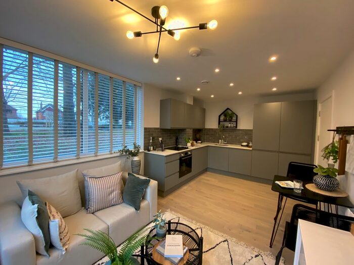 1 Bedroom Flat To Rent In The Mount, Romsey Road, Shirley, Southampton, SO16