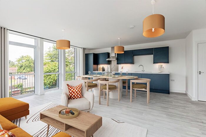 2 Bedroom Flat For Sale In Pear Tree Avenue, Long Ashton, Bristol, BS41