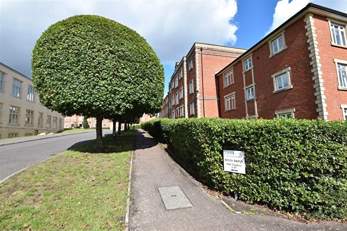 2 Bedroom Property To Rent In Reed Drive, Redhill, RH1