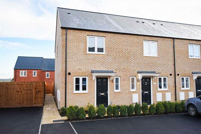 2 Bedroom End Of Terrace House To Rent In Irthlingborough Road, Wellingborough, NN8