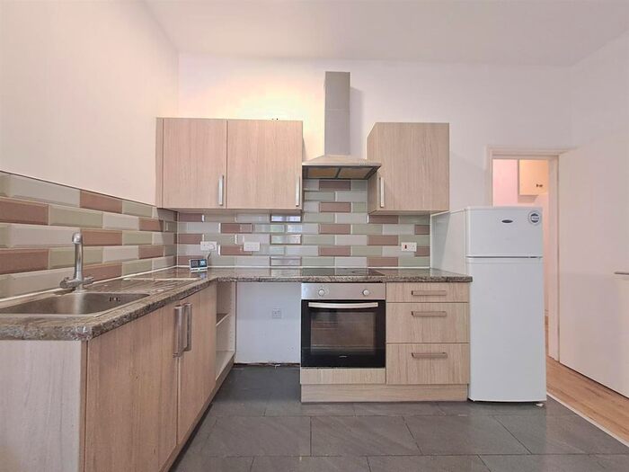 2 Bedroom Flat To Rent In Bramble Court, Woodcote Road, Wallington, SM6