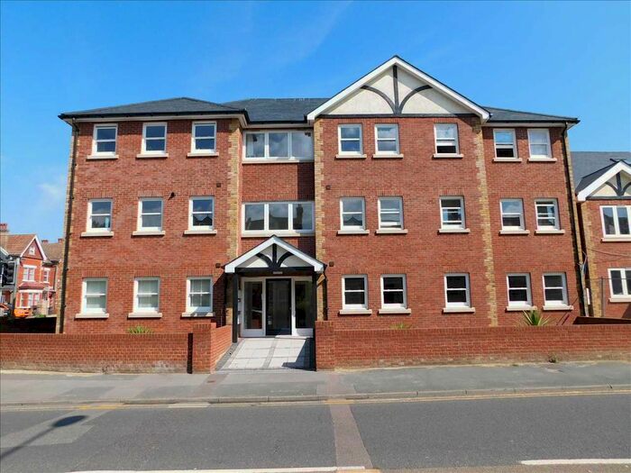 2 Bedroom Flat To Rent In Old Road West, Gravesend, DA11