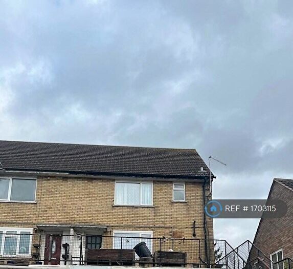 3 Bedroom Maisonette To Rent In Belvoir Drive, Kettering, NN15