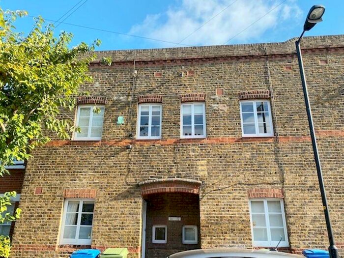 2 Bedroom Cottage To Rent In Aysgarth Road, Dulwich Village, London, SE21