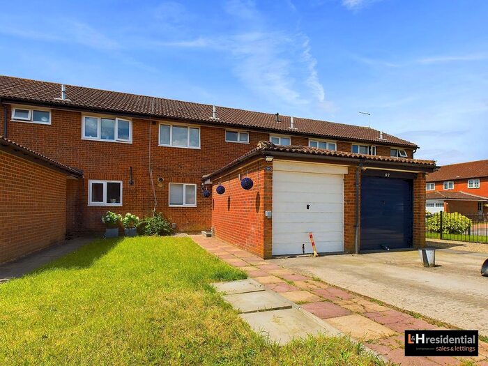 2 Bedroom Terraced House To Rent In Greenside, Borehamwood, WD6