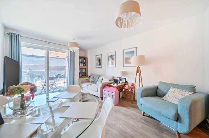 2 Bedroom Apartment For Sale In Ringers Road, Bromley, BR1