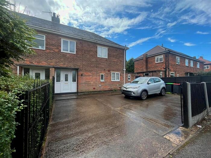 3 Bedroom Property To Rent In Laughton Crescent, Hucknall, Nottingham, NG15