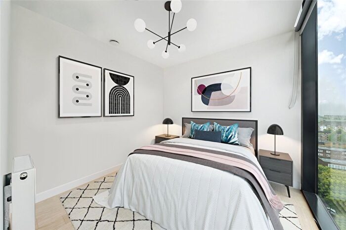 1 Bedroom Flat For Sale In Hill House, Highgate Hill, London, N19