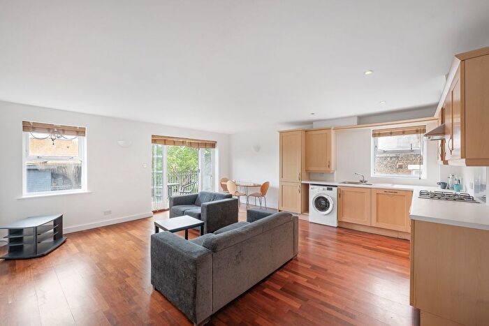 2 Bedroom Flat For Sale In Jeffreys Road, Stockwell, SW4