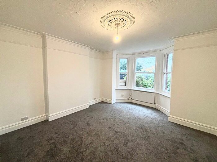 3 Bedroom Flat To Rent In Churchill Road, Bournemouth, BH1