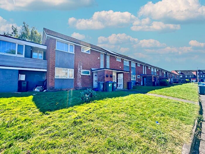 2 Bedroom Apartment For Sale In Tudor Court, Tipton, DY4