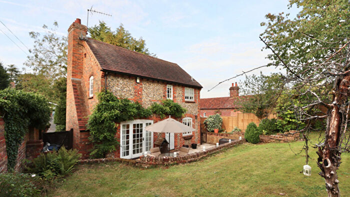 2 Bedroom Cottage To Rent In Chapel Hill, Princes Risborough, HP27