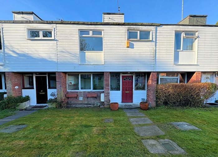 3 Bedroom Terraced House To Rent In Green Bank, North Finchley, N12