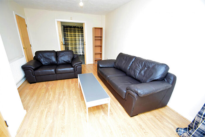 1 Bedroom Town House To Rent In Stretford Road, Hulme, Manchester., M15