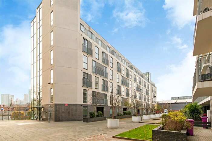 2 Bedroom Apartment To Rent In Ursula Gould Way, E14