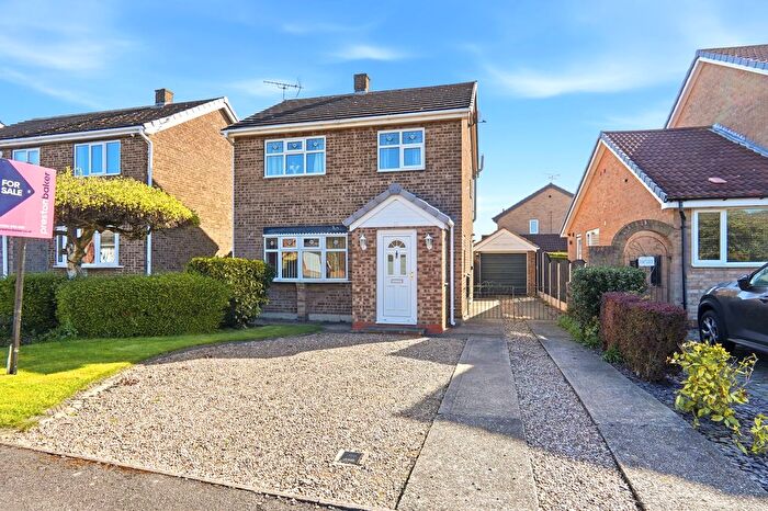 3 Bedroom Detached House For Sale In Temple Crescent, Bramley, Rotherham, S66