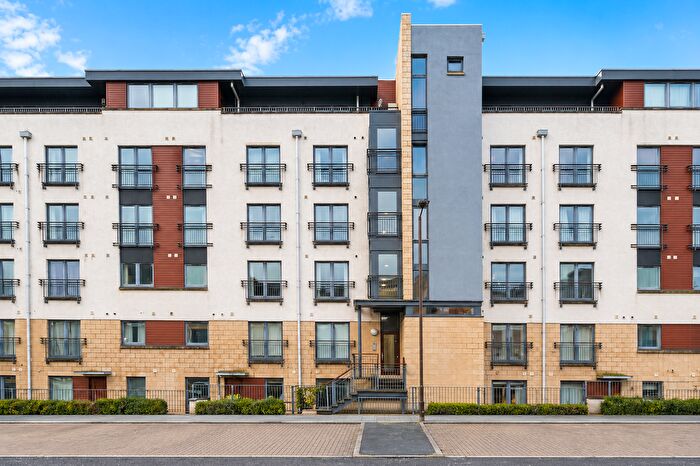 2 Bedroom Flat For Sale In East Pilton Farm Rigg, Edinburgh, EH5
