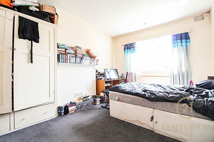 4 Bedroom Semi-Detached House To Rent In Surbiton Road Kingston Upon Thames, KT1