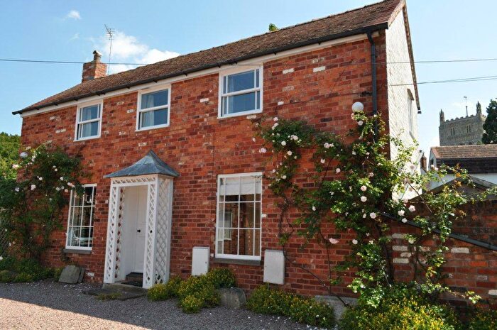 2 Bedroom Detached House For Sale In Mill Street, Tewkesbury, GL20