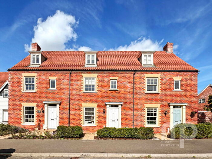 3 Bedroom Town House For Sale In Heron Rise, Wymondham, NR18