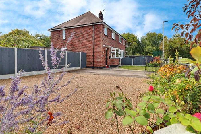 3 Bedroom Semi-Detached House For Sale In Tarvin Avenue, Crewe, CW2