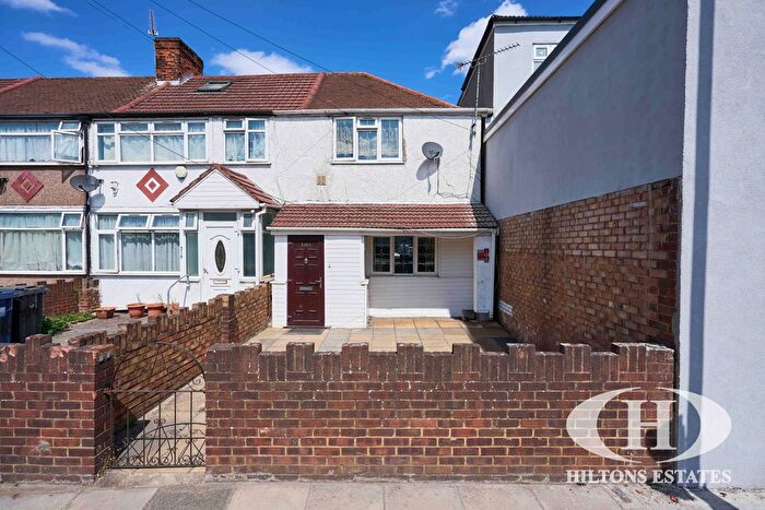 2 Bedroom Terraced House For Sale In Western Road, Southall, UB2