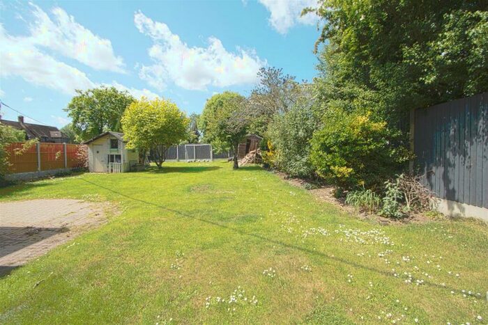 4 Bedroom Semi-Detached House For Sale In Brabner Gardens, Ramsden Heath, Billericay, CM11