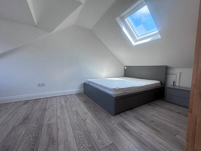 1 Bedroom Semi-Detached House To Rent In Lynwood Avenue, Egham, TW20