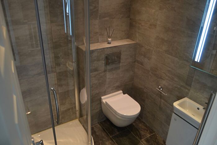 3 Bedroom Flat To Rent In Marshalls Drive, Romford, RM1