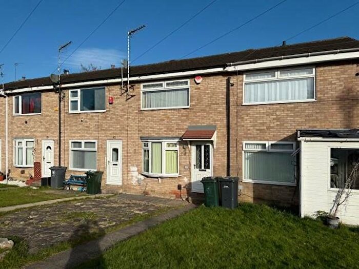 2 Bedroom Town House For Sale In Briarfield Gardens, Shipley, BD18