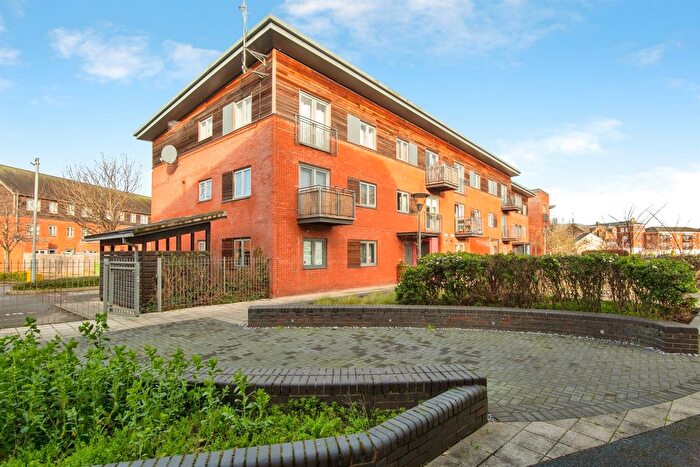 2 Bedroom Flat For Sale In Crossley Road, Worcester, WR5