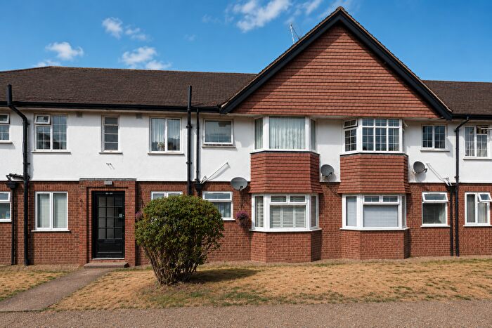 2 Bedroom Flat For Sale In Bute Court, Wallington, SM6