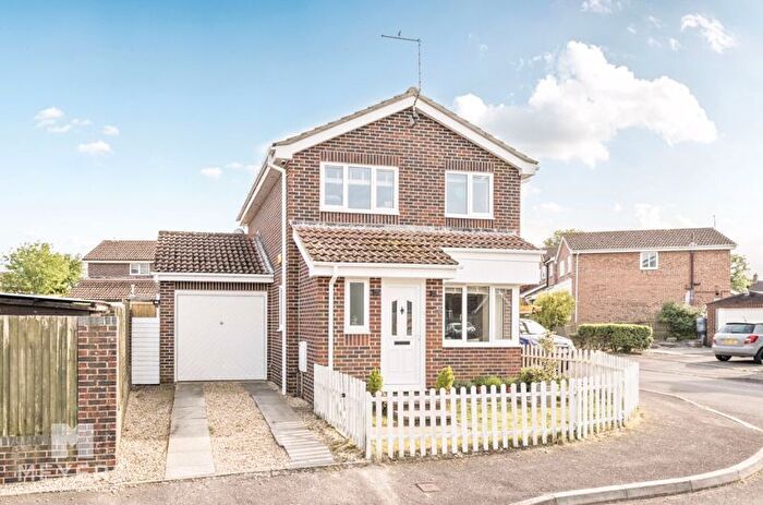 3 Bedroom Detached House For Sale In Clyffe View, Crossways, DT2