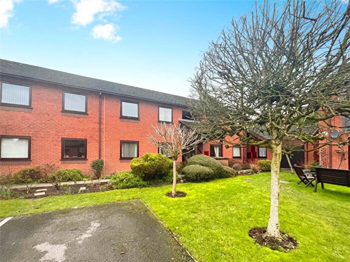 2 Bedroom Flat For Sale In Nesfield Road, Ilkeston, Derbyshire, DE7