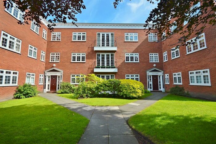 2 Bedroom Flat To Rent In Heaton Moor Road, Heaton Moor, Stockport, SK4