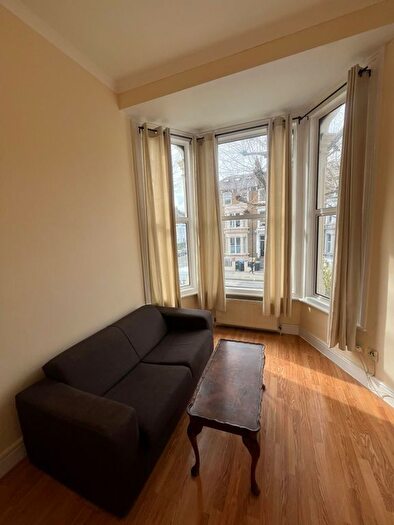 2 Bedroom Terraced House To Rent In Shepherds Bush Road, London, W6