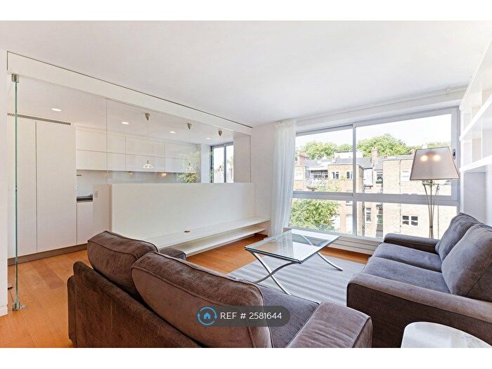 2 Bedroom Flat To Rent In Beatrix House, London, SW5