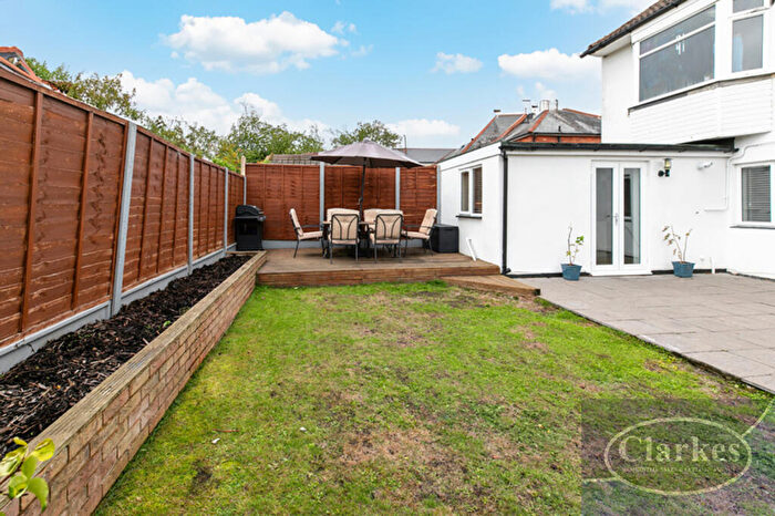 3 Bedroom Flat For Sale In Columbia Road, Bournemouth, BH10