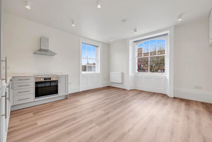 2 Bedroom Flat To Rent In New Cross Road, London, SE14