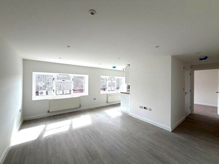 1 Bedroom Flat To Rent In Walker Avenue, Milton Keynes, MK12