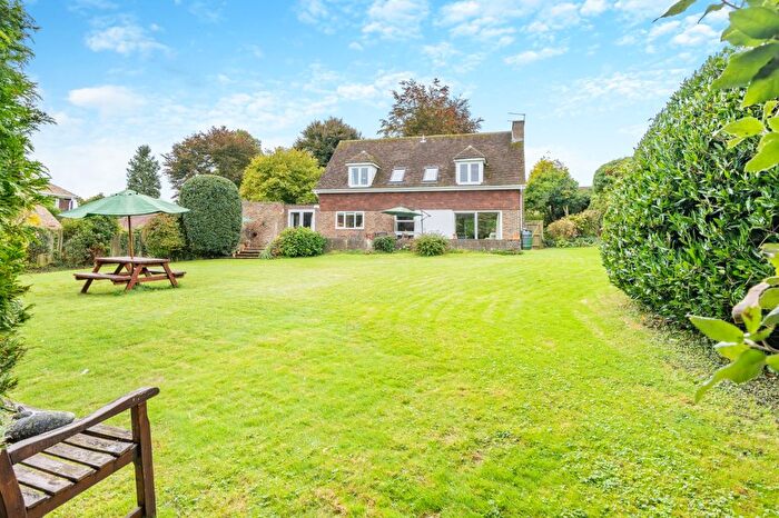 4 Bedroom Detached House For Sale In Selling Court, Selling, Faversham, Kent, ME13