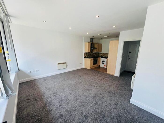 2 Bedroom Flat To Rent In Butler House, - Market Street, Maidenhead, SL6