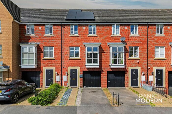 3 Bedroom Terraced House For Sale In Molyneux Square, Hampton Vale, PE7