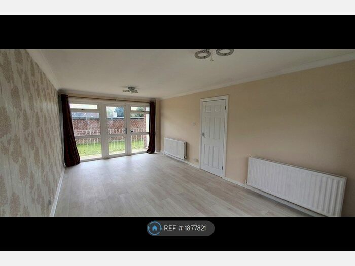 2 Bedroom Flat To Rent In Burnham, Slough, SL1