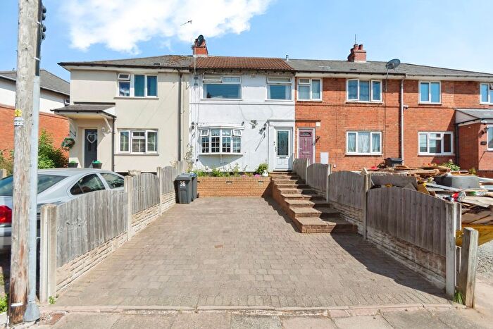 3 Bedroom Terraced House For Sale In Holcombe Road, Birmingham, West Midlands, B11