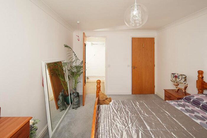 1 Bedroom Flat For Sale In Oakfield House, Binswood Avenue, Leamington Spa, CV32