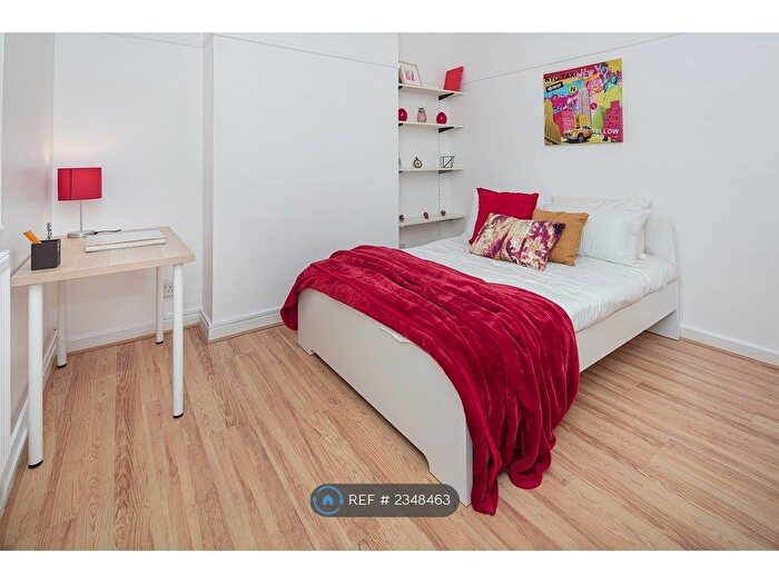 1 Bedroom Flat To Rent In Sir Alexander Road, East Acton, W3