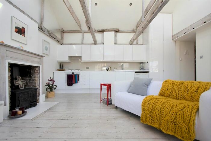 1 Bedroom Flat To Rent In Cleveland Street, Fitzrovia, W1T