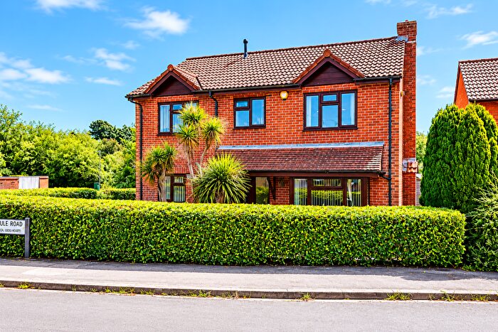 4 Bedroom Detached House For Sale In Home Rule Road, Locks Heath, Southampton, SO31